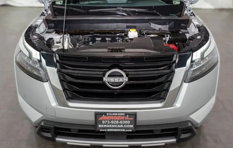 2025 Nissan Pathfinder 5th Gen - Image 3 of 12