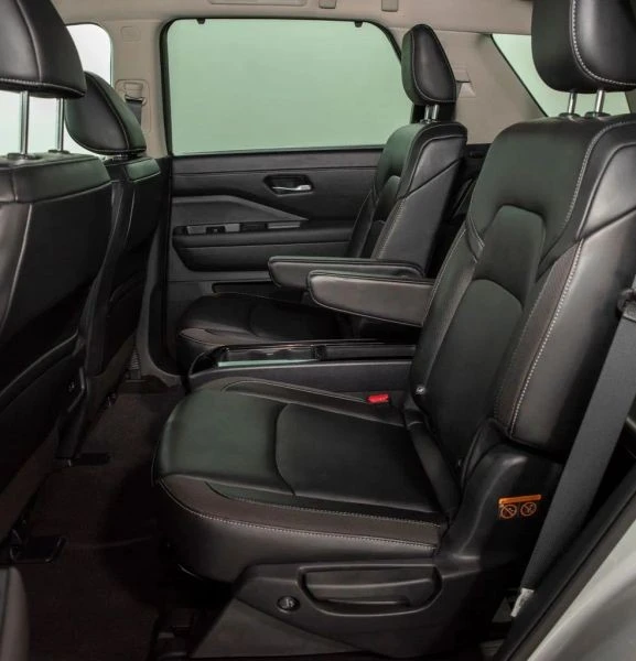 2025 Nissan Pathfinder 5th Gen - Image 8 of 12