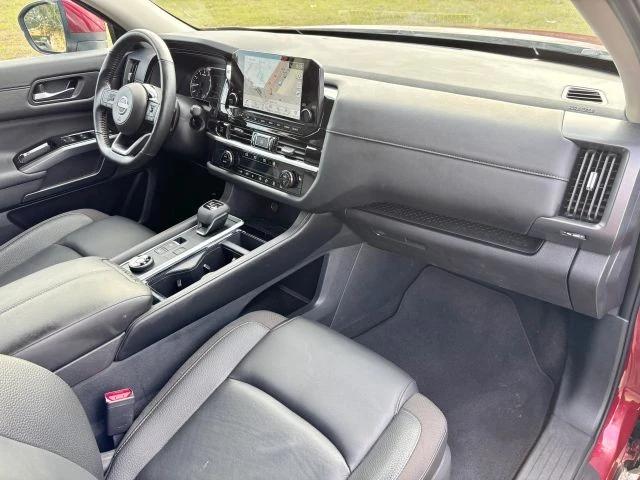 2025 Nissan Pathfinder 5th Gen - Image 11 of 21