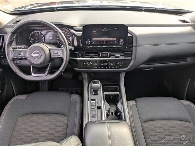 2025 Nissan Pathfinder 5th Gen - Image 17 of 21