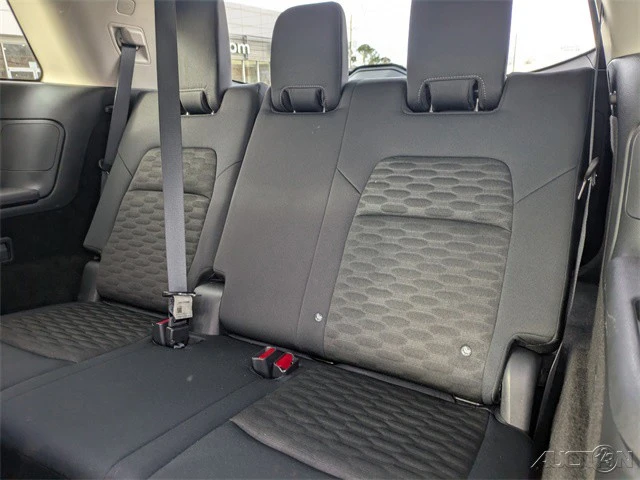 2025 Nissan Pathfinder 5th Gen - Image 16 of 21