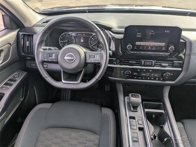 2025 Nissan Pathfinder 5th Gen - Image 18 of 21