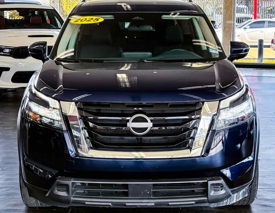 2025 Nissan Pathfinder 5th Gen - Image 3 of 21