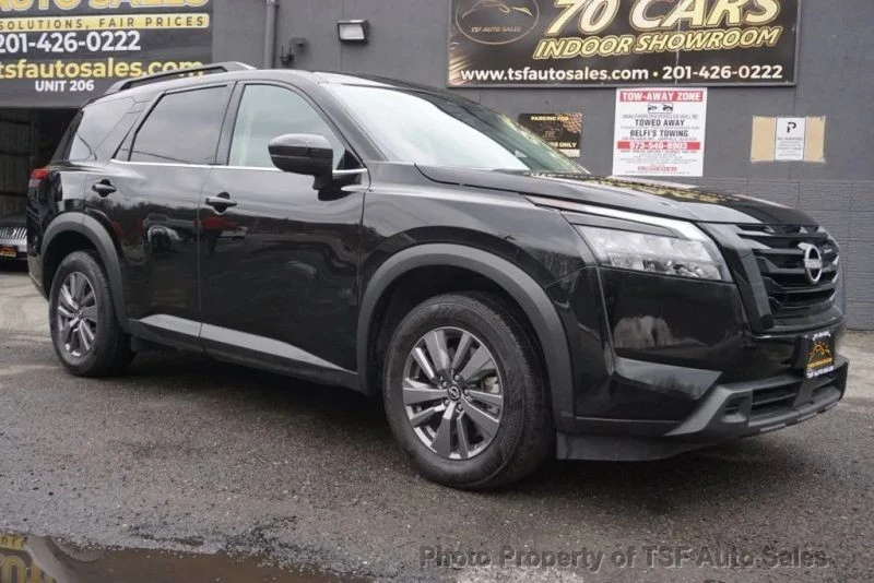 2025 Nissan Pathfinder 5th Gen - Image 9 of 12