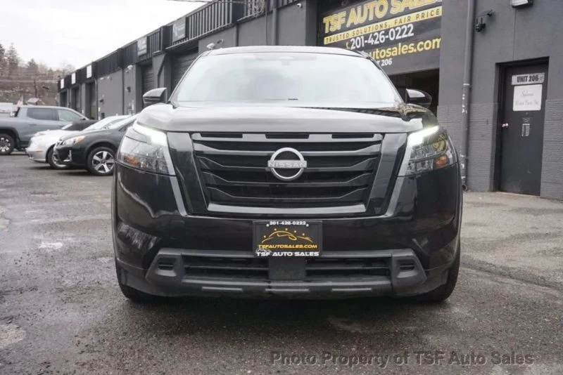 2025 Nissan Pathfinder 5th Gen - Image 2 of 12