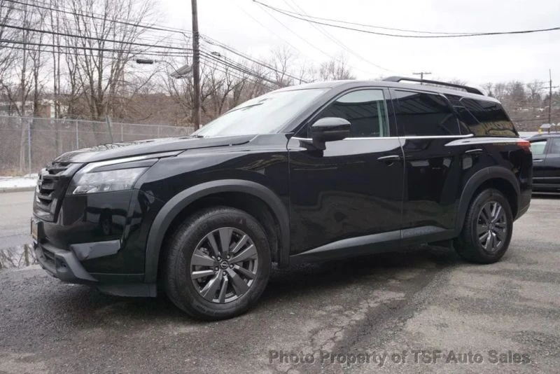 2025 Nissan Pathfinder 5th Gen - Image 3 of 12