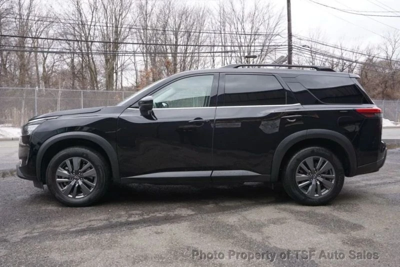 2025 Nissan Pathfinder 5th Gen - Image 4 of 12