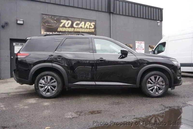 2025 Nissan Pathfinder 5th Gen - Image 8 of 12