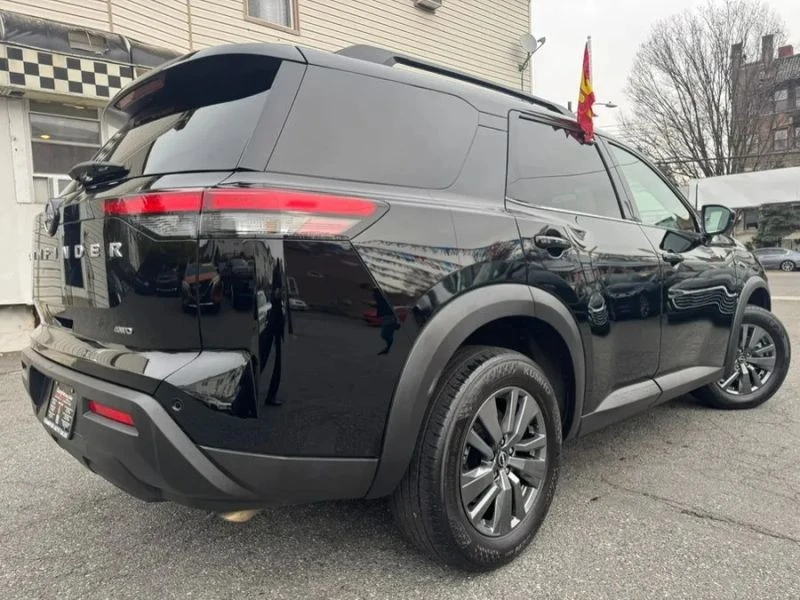 2025 Nissan Pathfinder 5th Gen - Image 4 of 12