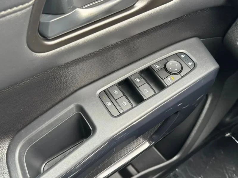 2025 Nissan Pathfinder 5th Gen - Image 7 of 12