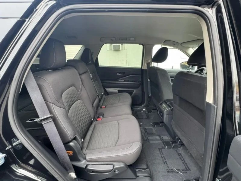 2025 Nissan Pathfinder 5th Gen - Image 12 of 12
