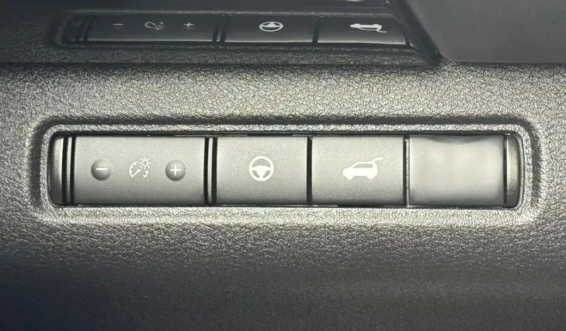 2025 Nissan Pathfinder 5th Gen - Image 8 of 12