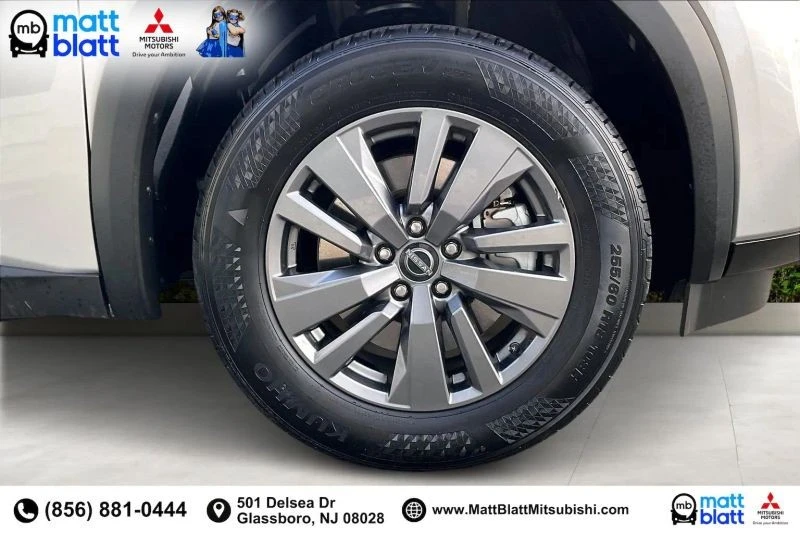 2025 Nissan Pathfinder 5th Gen - Image 10 of 12