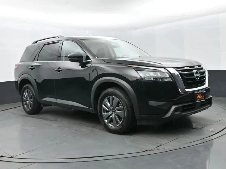 2025 Nissan Pathfinder 5th Gen - Image 2 of 12