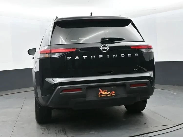 2025 Nissan Pathfinder 5th Gen - Image 8 of 12