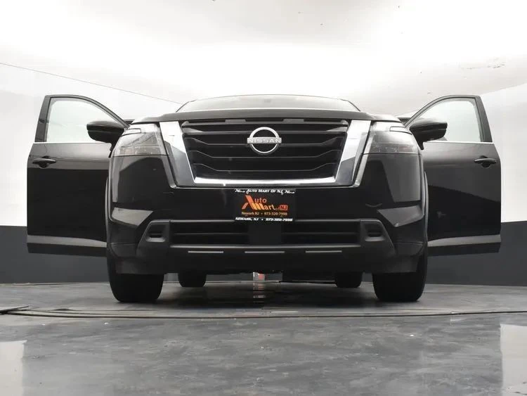 2025 Nissan Pathfinder 5th Gen - Image 11 of 12