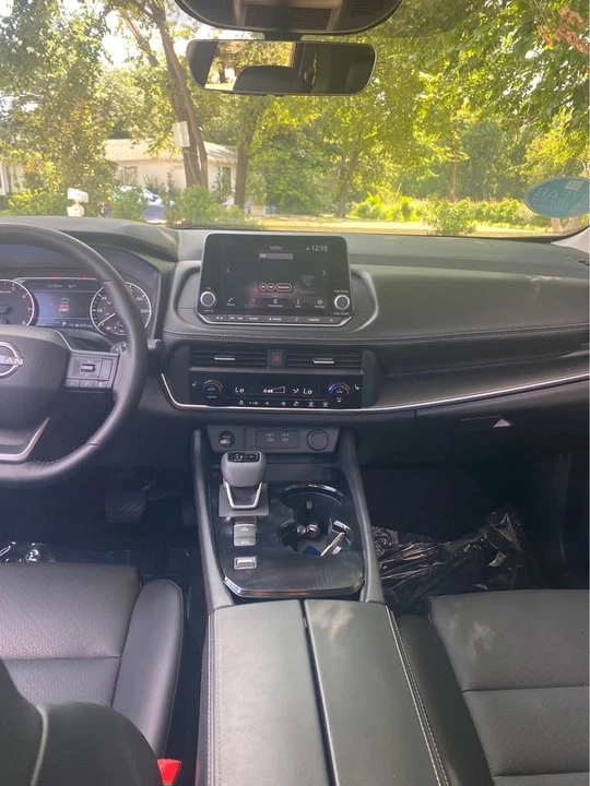 2025 Nissan Rogue - Image 6 of 11