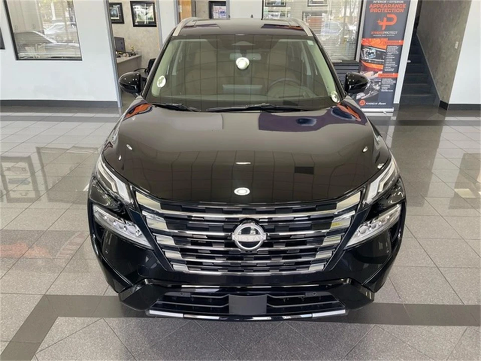 2025 Nissan Rogue - Image 9 of 31