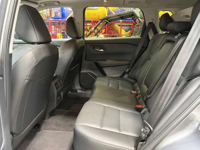 2025 Nissan Rogue - Image 11 of 11