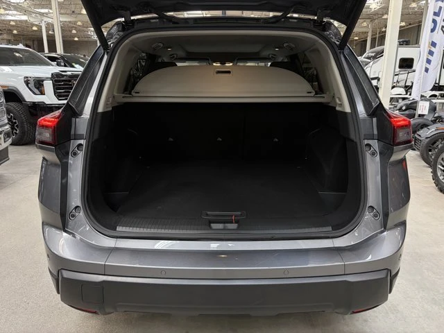 2025 Nissan Rogue - Image 6 of 11