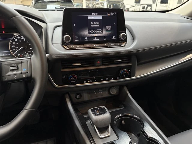 2025 Nissan Rogue - Image 10 of 11