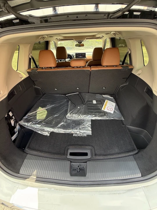 2025 Nissan Rogue - Image 12 of 13