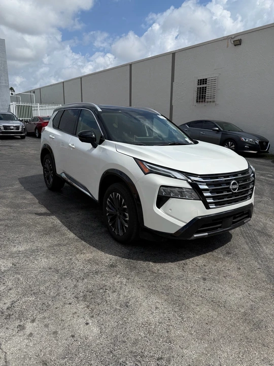 2025 Nissan Rogue - Image 3 of 13