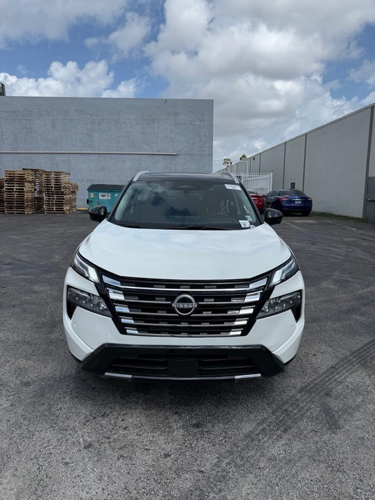2025 Nissan Rogue - Image 2 of 13