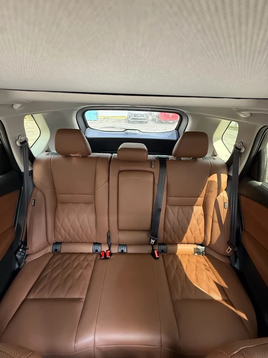 2025 Nissan Rogue - Image 11 of 13