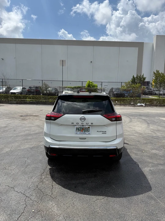 2025 Nissan Rogue - Image 6 of 13