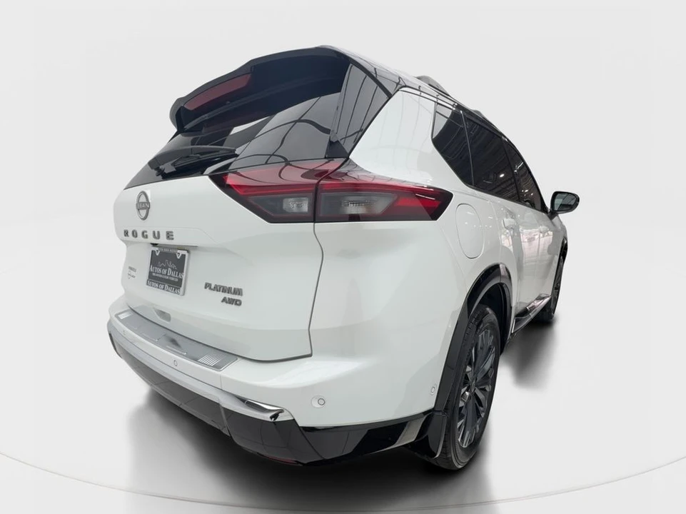 2025 Nissan Rogue - Image 7 of 21
