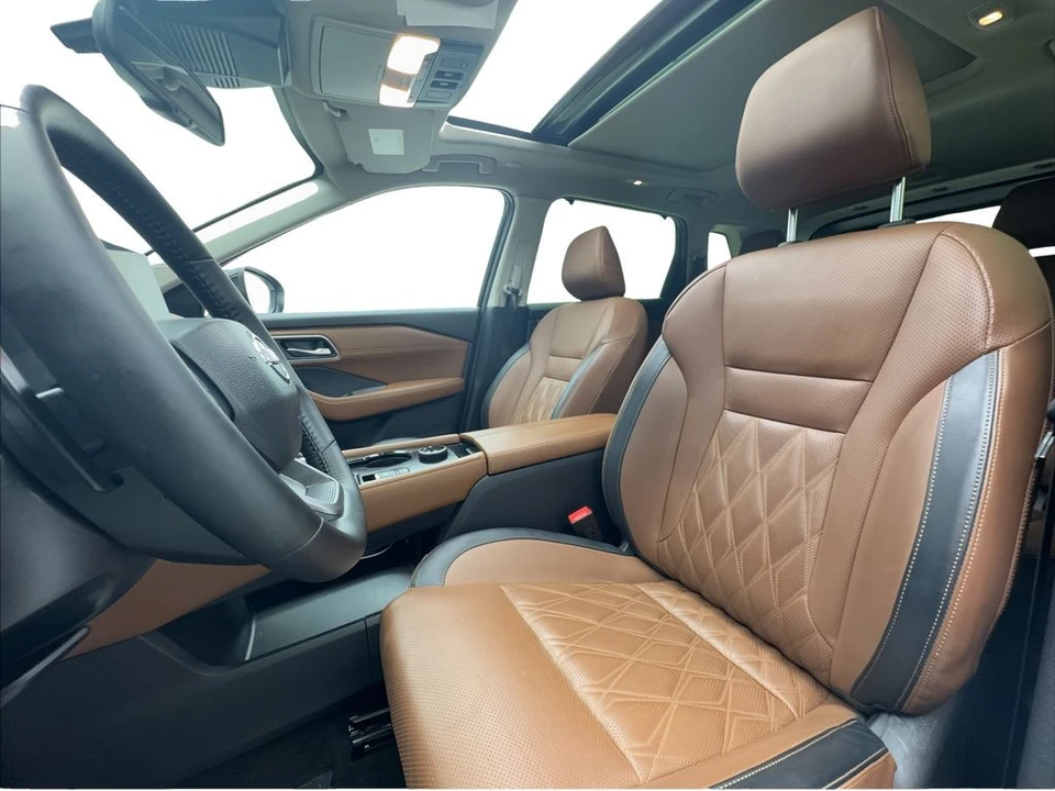2025 Nissan Rogue - Image 20 of 21