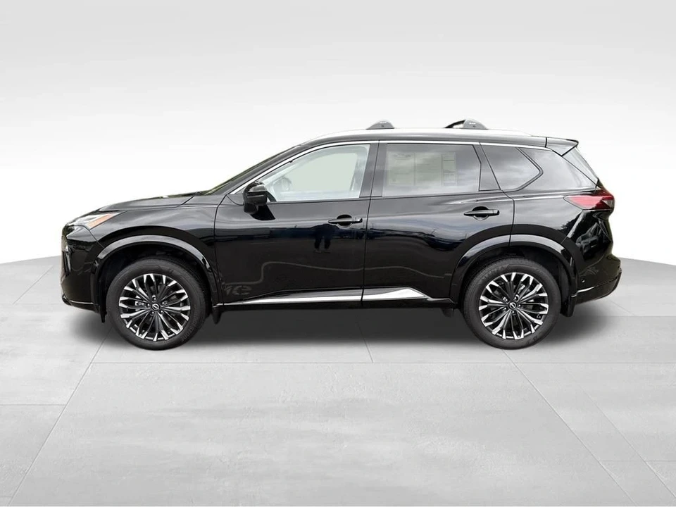 2025 Nissan Rogue - Image 2 of 12