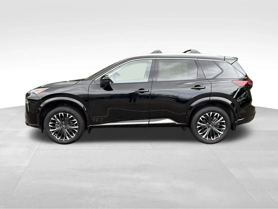 2025 Nissan Rogue - Image 2 of 12