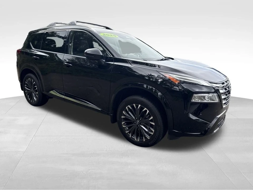 2025 Nissan Rogue - Image 9 of 12