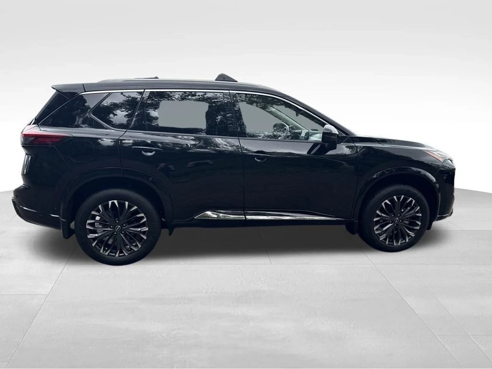 2025 Nissan Rogue - Image 7 of 12