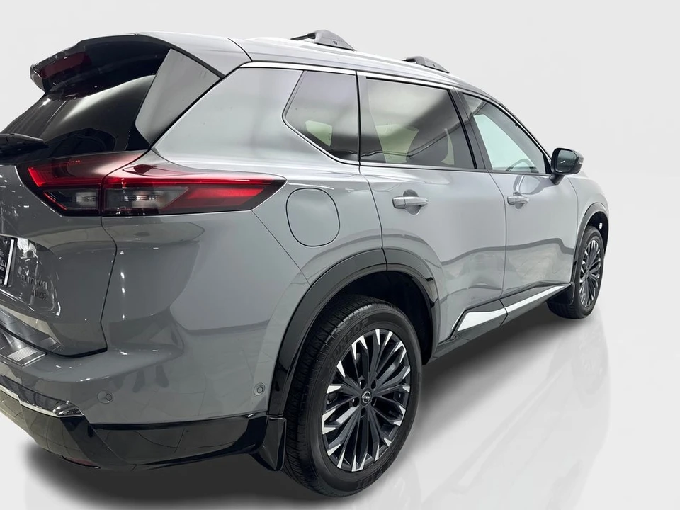 2025 Nissan Rogue - Image 13 of 21