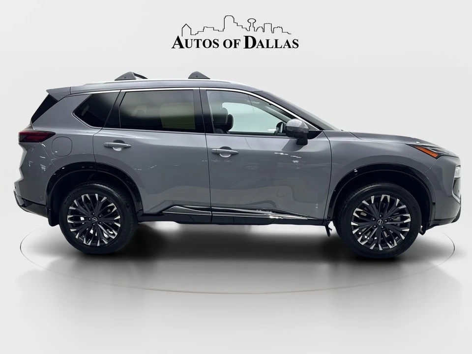 2025 Nissan Rogue - Image 10 of 21