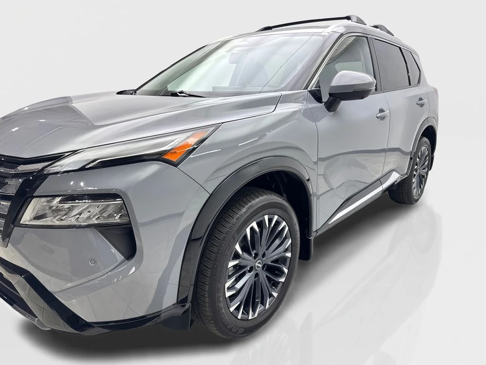 2025 Nissan Rogue - Image 11 of 21