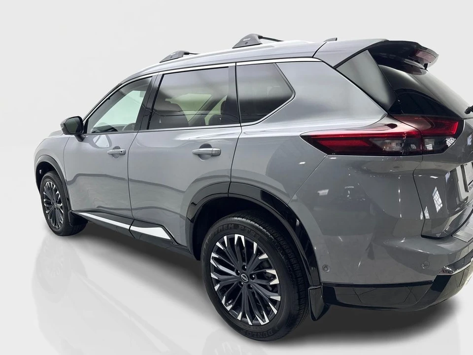 2025 Nissan Rogue - Image 14 of 21
