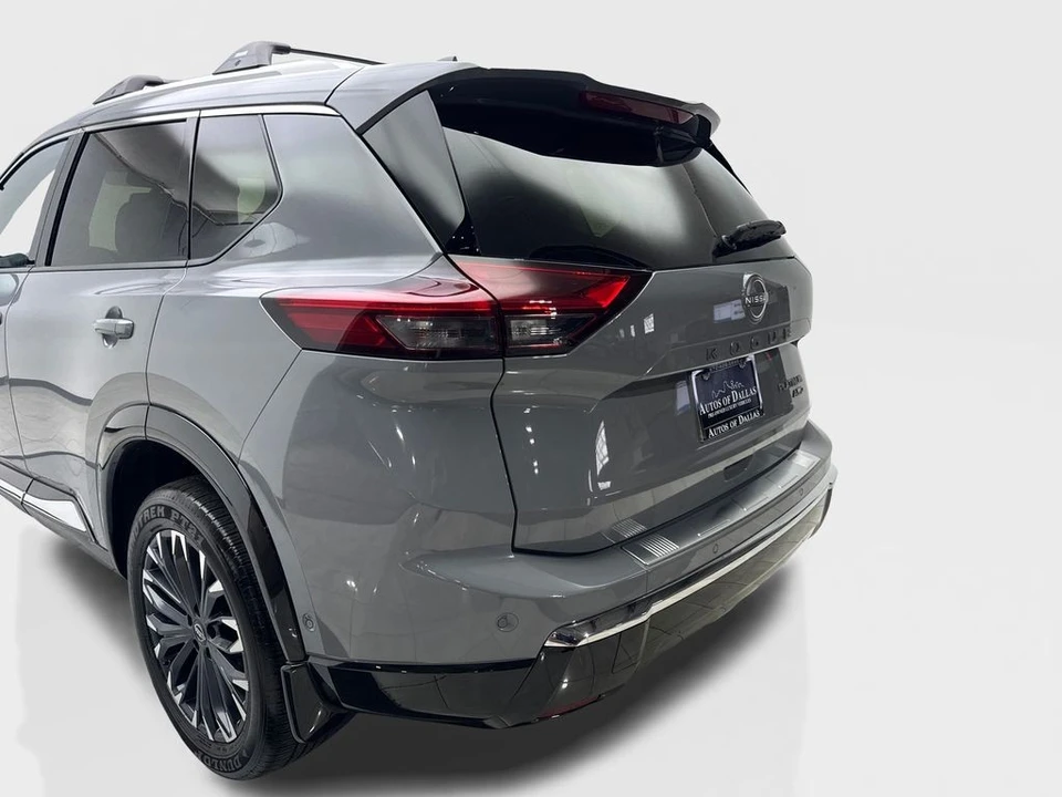 2025 Nissan Rogue - Image 19 of 21