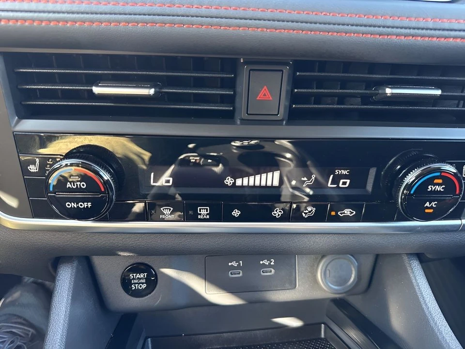 2025 Nissan Rogue - Image 18 of 21