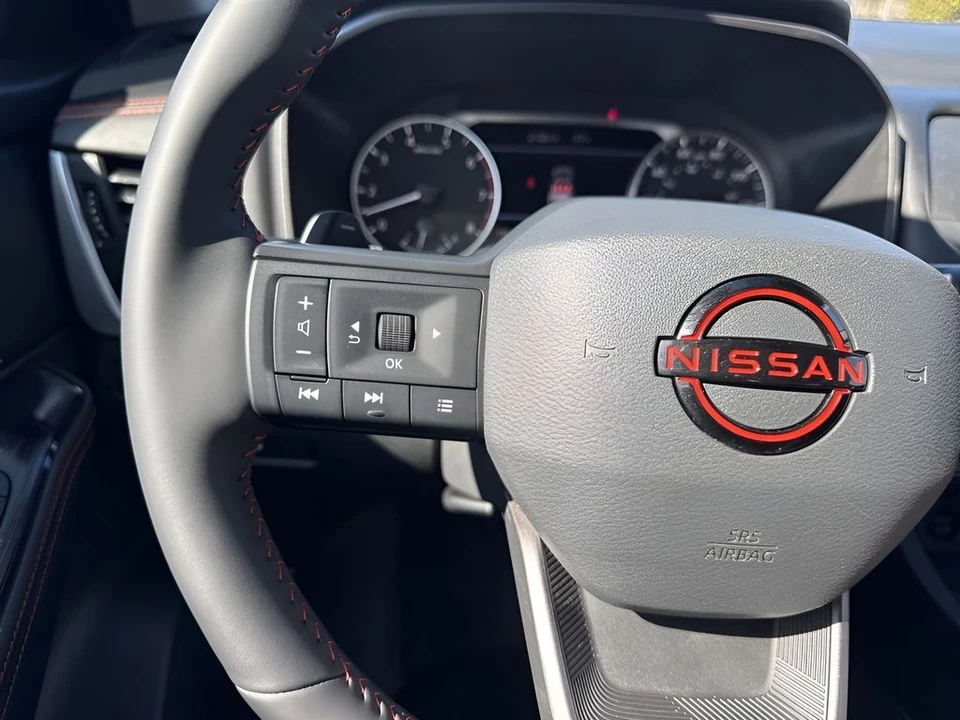 2025 Nissan Rogue - Image 14 of 21
