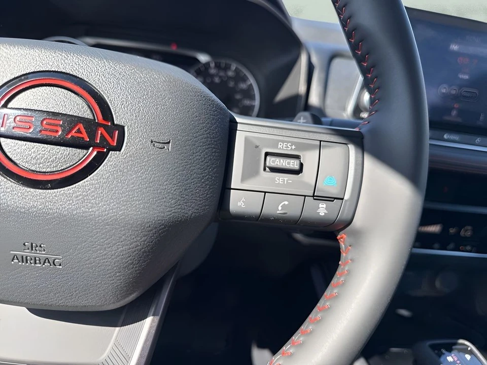 2025 Nissan Rogue - Image 15 of 21