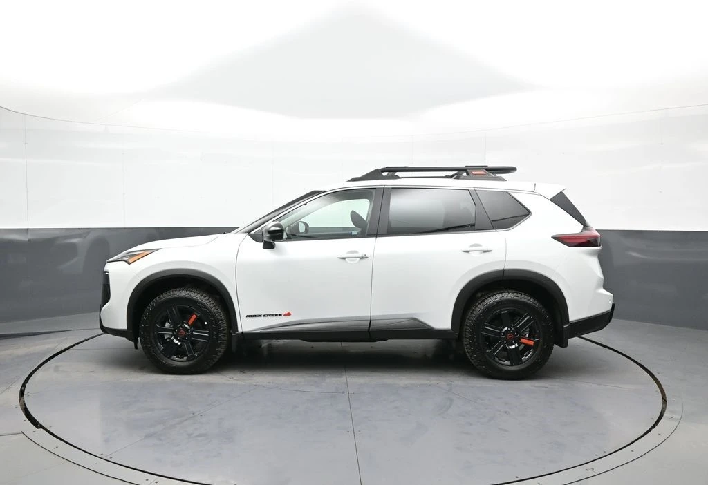 2025 Nissan Rogue - Image 9 of 12