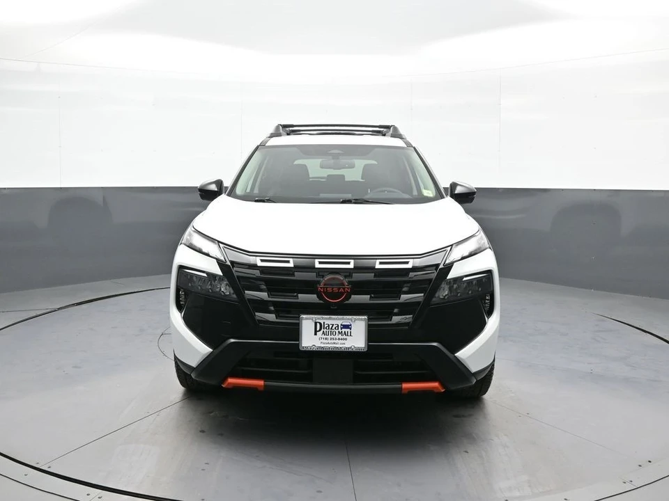 2025 Nissan Rogue - Image 2 of 12