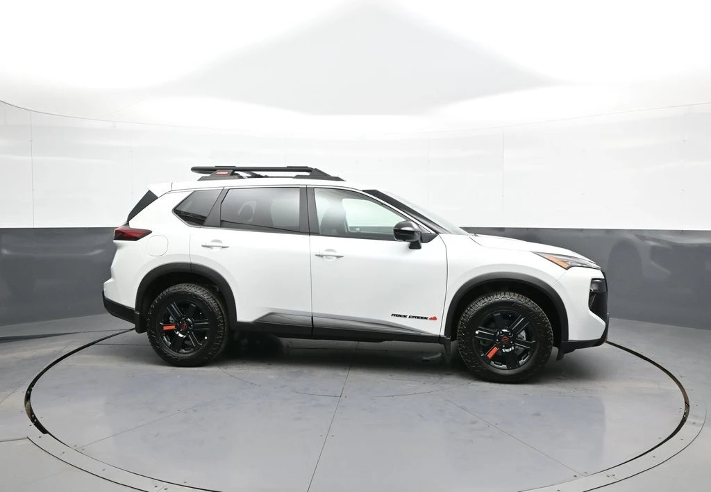 2025 Nissan Rogue - Image 5 of 12