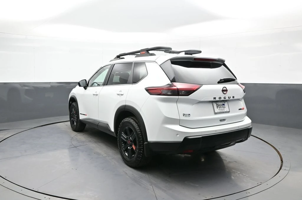 2025 Nissan Rogue - Image 8 of 12