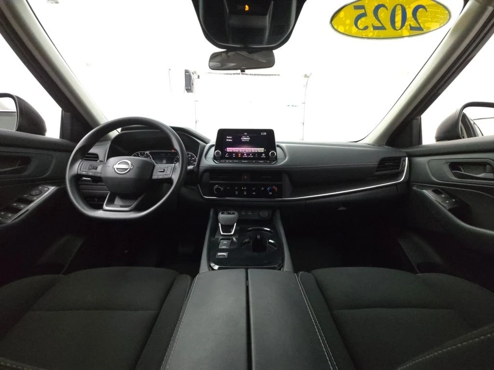 2025 Nissan Rogue - Image 2 of 12