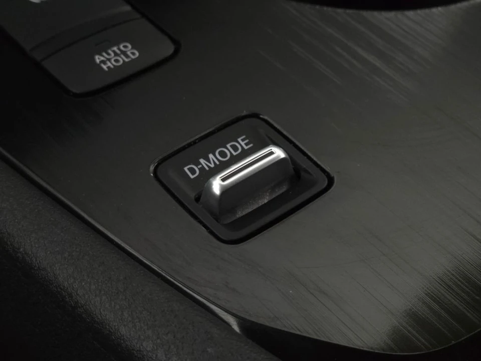 2025 Nissan Rogue - Image 5 of 12